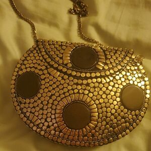 Glamorous Gold Crossbody Bag with Metallic Finish